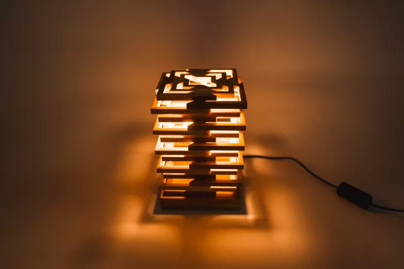 Stolní lampička - Tria Chin - Stínové efekty - Space Root - 7