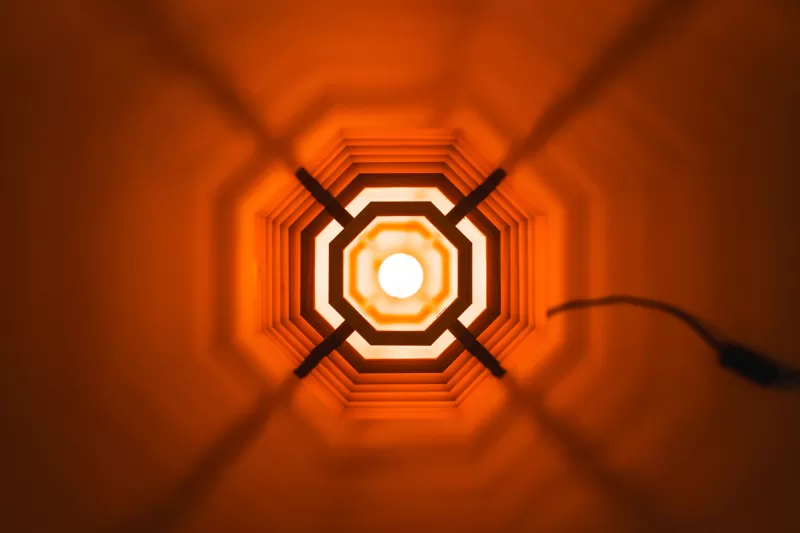 Stolní lampička - Tria Conu - Stínové efekty - Space Root - 8