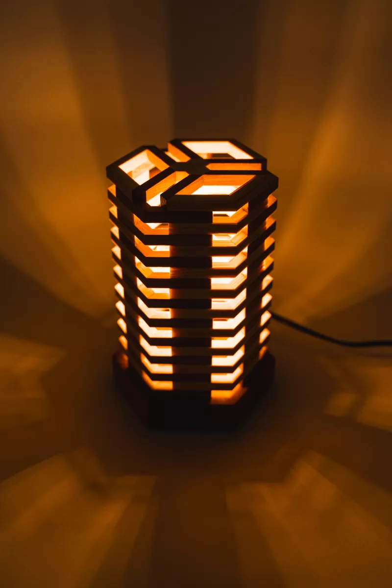 Stolní lampička -Tria Cuni - Stínové efekty - Space Root - 2