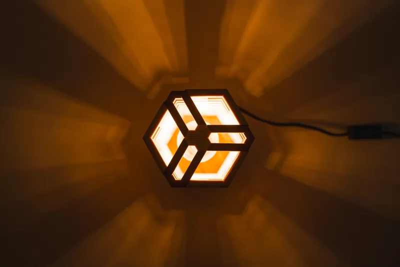 Stolní lampička -Tria Cuni - Stínové efekty - Space Root - 4