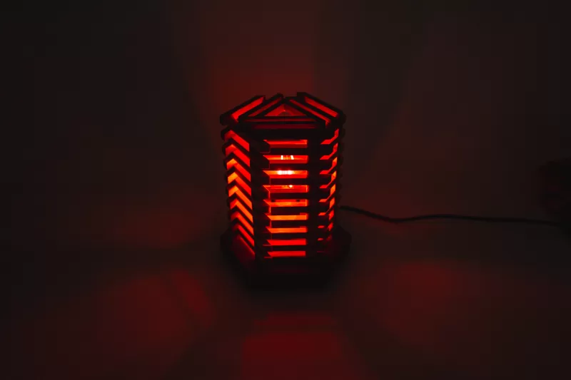 Stolní lampička - Tria Soria - Stínové efekty- Space Root - 1