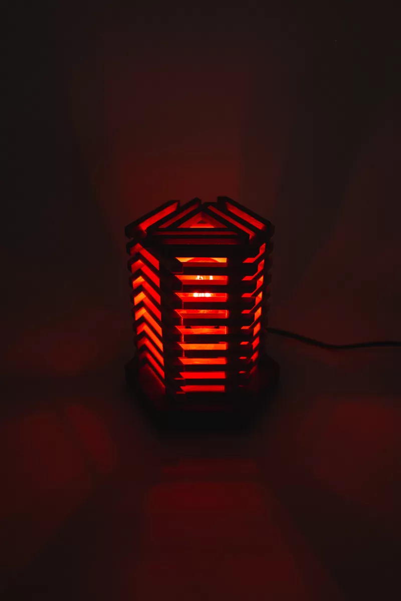 Stolní lampička - Tria Soria - Stínové efekty- Space Root - 2