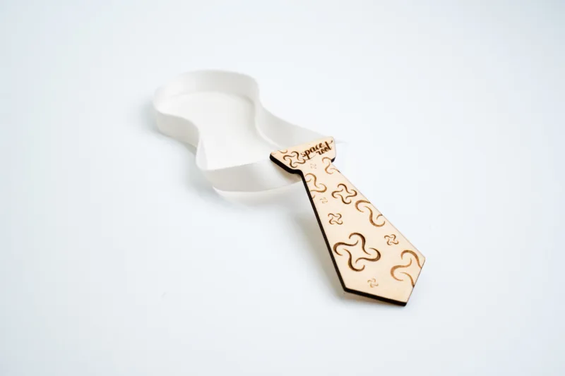 Kravata Space root - s bílou gumičkou -světlá 1