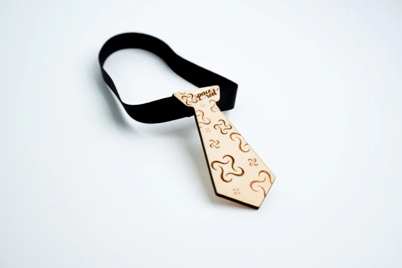 Kravata Space root - s černou gumičkou - světlá