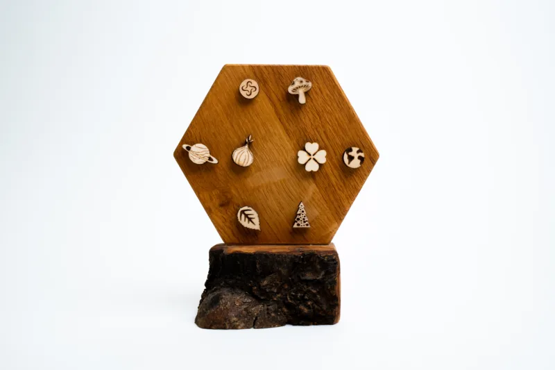 Stojan na náušnice - Space root - Oliver 7