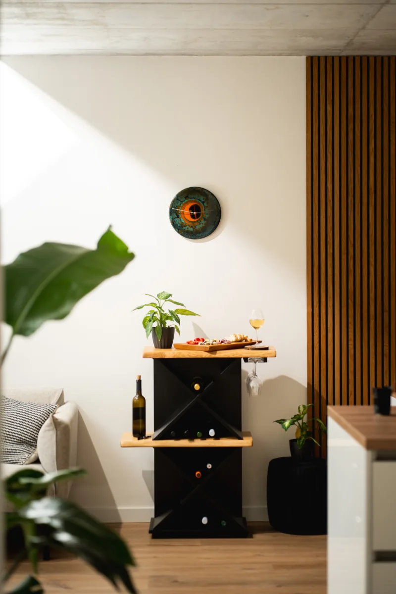 designove-nastenne-hodiny-orrin-akha-space-root-7