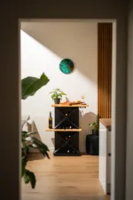 designove-nastenne-hodiny-orrin-elun-space-root-1