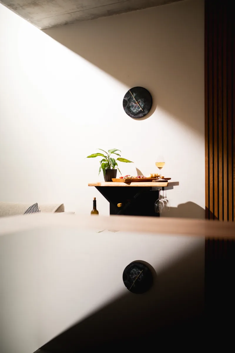 designove-nastenne-hodiny-orrin-faro-space-root-6