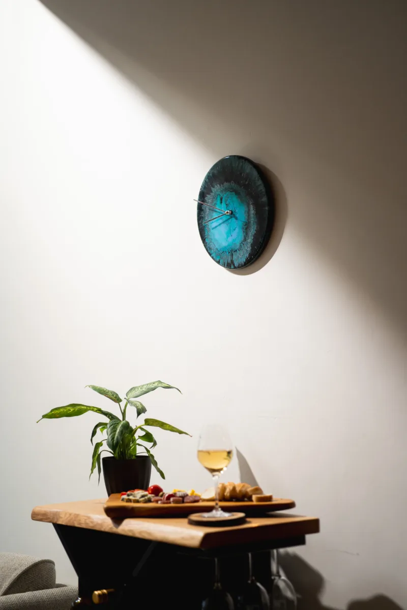designove-nastenne-hodiny-orrin-haro-space-root-4