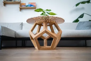 Konferenční stůl Bon Lioro z masivního dubu s epoxidovou deskou Arbo Iris pohled zespodu.