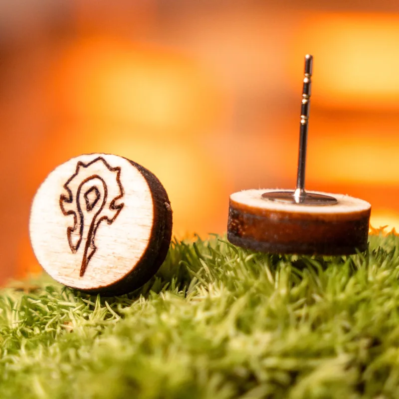 drevene-nausnice-space-root-motiv-horda-svetly-interier-mech-detail