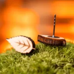 drevene-nausnice-space-root-motiv-list-interier-mech-detail