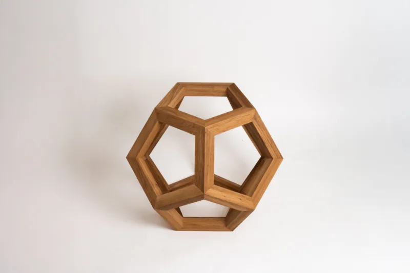 Dubová podnož pro konferenční stůl Borne Lir - pohled z úhlu