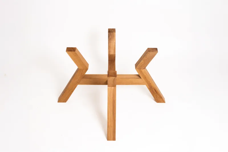 Dubová podnož Space root pro konferenční stůl Borne Veya