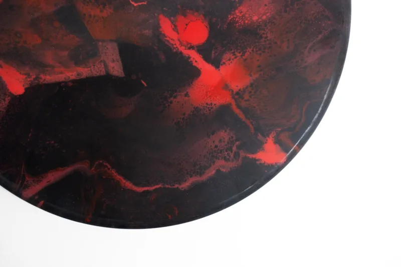 Stolová deska Lume Vulcan s akrylovým povrchem pohled na hranu zblízka